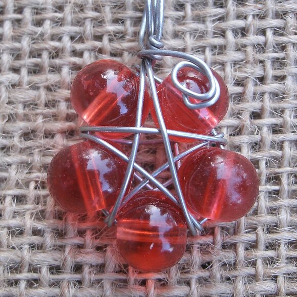 Handmade Red Resin Beads Star Flower Pentacle Pendant - Picture 3 of 8